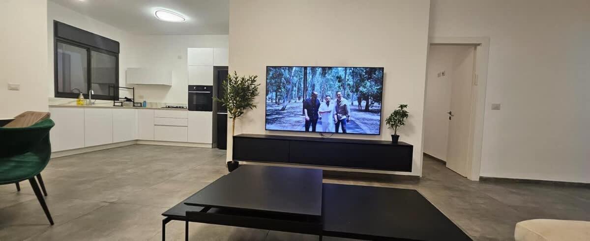 Stunning And Spacious In Kiryat Ata Qiryat Ata Exterior foto